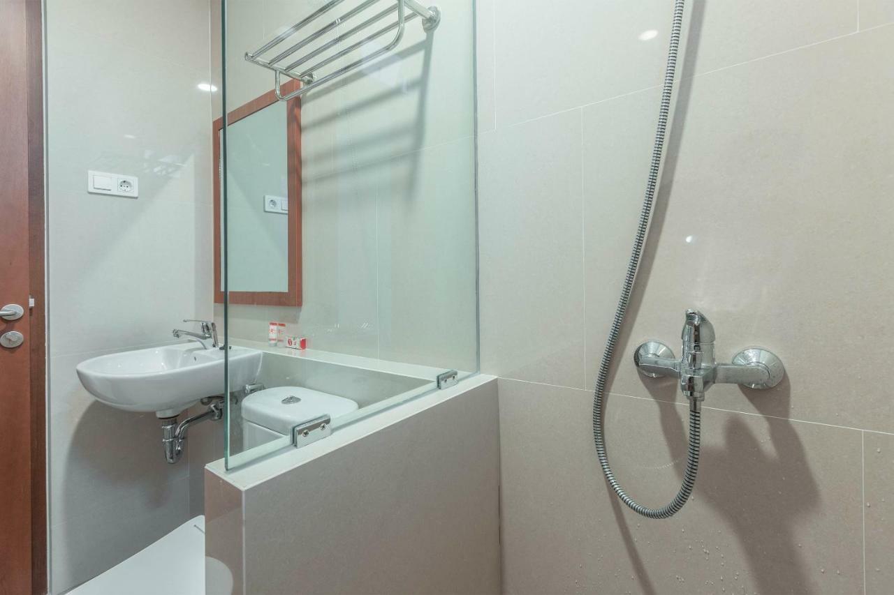Hotel Oyo 780 Acg House Kalibata Syariah Giacarta Esterno foto
